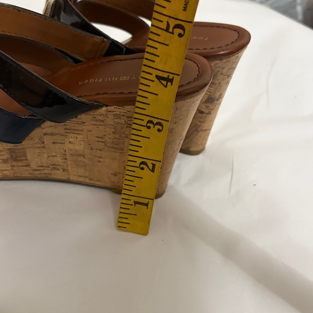 Tommy Hilfiger Women's Black and Tan Sandals - Picture 3 of 9